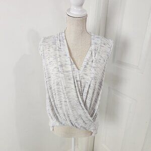 Akemi Kin Top Womens M Gray Heathered Surplice Faux Wrap Bubble Hem Flattering